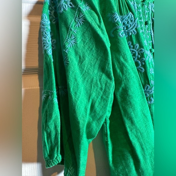 NWT Linen-Blend Embroidered Top
Sz Medium Petite - Picture 7 of 9